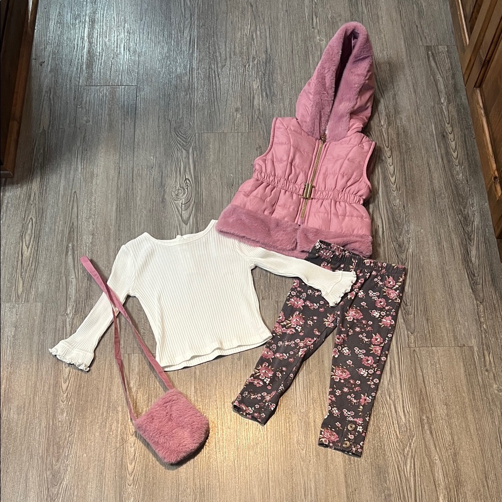 Nicole Miller 4 piece set- Size 2T